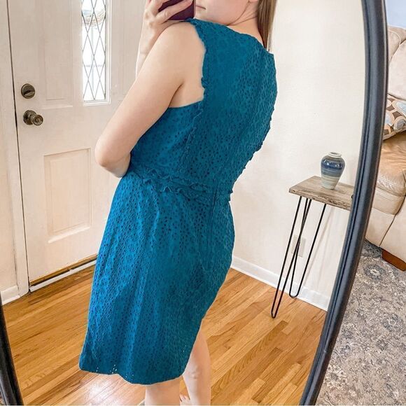 Lilly Pulitzer Kaylee Shift Dress Petite Petal Eyelet - Picture 2 of 8